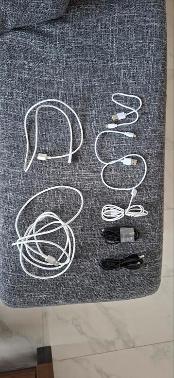 Diverse kabels- USB/ USB A beschikbaar voor biedingen