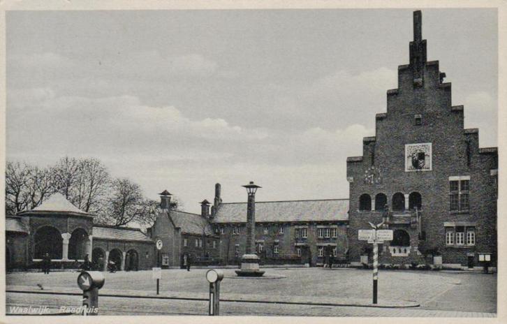 074 Waalwijk Raadhuis 1937 gelopen, Verzamelen, Ansichtkaarten | Nederland, Gelopen, Noord-Brabant, 1920 tot 1940, Ophalen of Verzenden