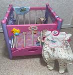 Baby Born Box met accessoires en gratis feestkleding, Ophalen of Verzenden, Gebruikt, Babypop