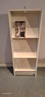 Witte Tijdschriften kast 2 stuks met 3 Planken, Huis en Inrichting, Kasten | Boekenkasten, Minder dan 50 cm, Gebruikt, 100 tot 150 cm