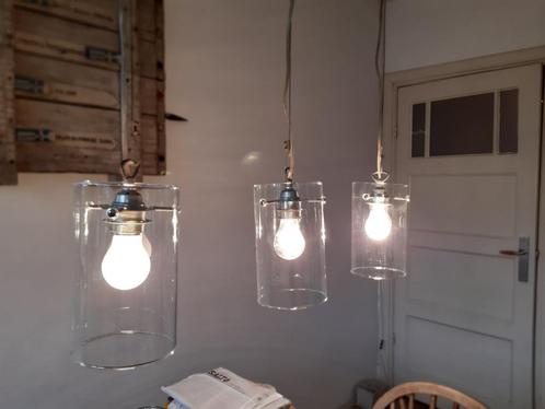 Strakke/fraaie hanglamp (set van 3), Huis en Inrichting, Lampen | Hanglampen, Gebruikt, 50 tot 75 cm, Glas, Metaal, Ophalen