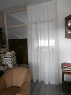 gordijn gordijnen wit met grijze versiering erin vitrage, 100 tot 150 cm, 200 cm of meer, Ophalen of Verzenden, Zo goed als nieuw