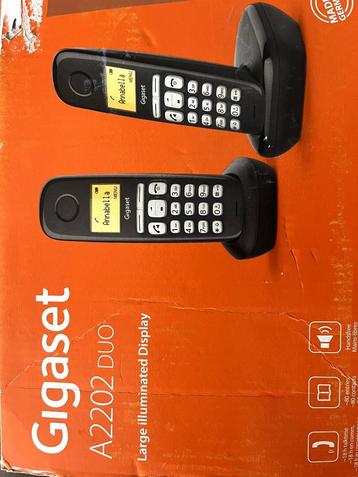 Aangeboden te Zwolle een GIGASET Duo handsfree telefoon beschikbaar voor biedingen