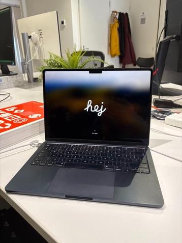 MacBook Air M2 13.6″ Midnight – 8 GB | 256 GB – Feb 2023 – F beschikbaar voor biedingen