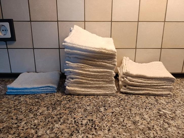 Spuug doekjes / mond doekjes baby, Kinderen en Baby's, Babyvoeding en Toebehoren, Zo goed als nieuw, Ophalen of Verzenden