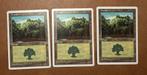 Magic: the Gathering - Forest (V.1)  Portal Three Kingdoms, Hobby en Vrije tijd, Verzamelkaartspellen | Magic the Gathering, Verzenden