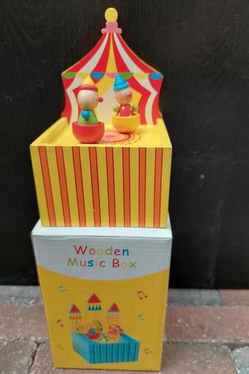 Houten muziekdoosje van Simply for kids beschikbaar voor biedingen