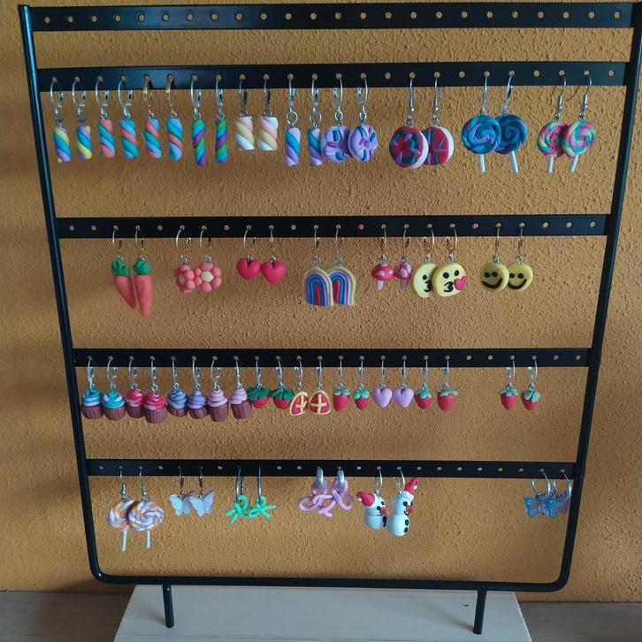 Zelfgemaakte oorbellen, Sieraden, Tassen en Uiterlijk, Oorbellen, Zo goed als nieuw, Overige materialen, Overige kleuren, Ophalen of Verzenden