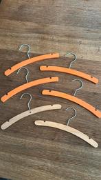 6 houten kledinghangers voor kinderen, Kleding | Dames, Kledinghangers, Ophalen, Gebruikt, Hout, Kinderen