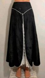 Zwarte lange satijnen rok met pailletten van Ursl Trachten, Verzenden, Nieuw, Maat 34 (XS) of kleiner, Zwart