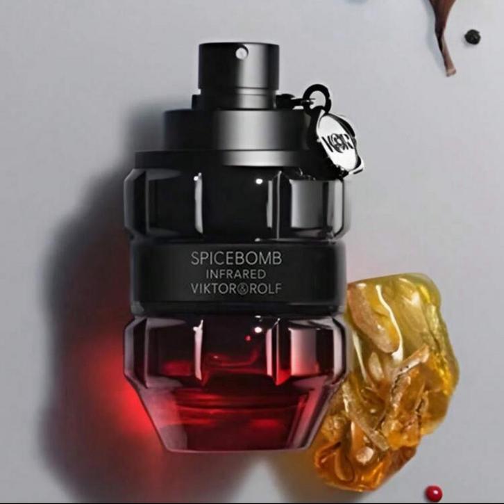 Viktor Rolf Spicebomb Infrared NIEUW oud wood &, Sieraden, Tassen en Uiterlijk, Uiterlijk | Parfum, Nieuw, Verzenden