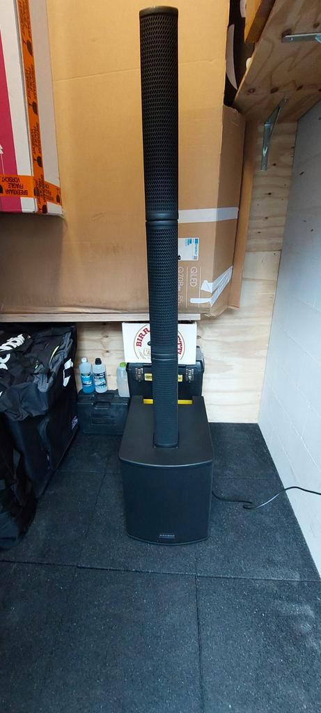 Samson Resound VX8.1 700 watt active column speaker system, Muziek en Instrumenten, Versterkers | Keyboard, Monitor en PA, Gebruikt