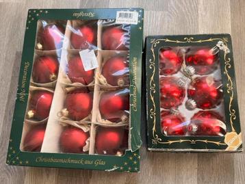 2 dozen Originele rode vintage glas kerstballen beschikbaar voor biedingen