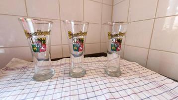 Oude ongebruikte urqell bierglazen beschikbaar voor biedingen