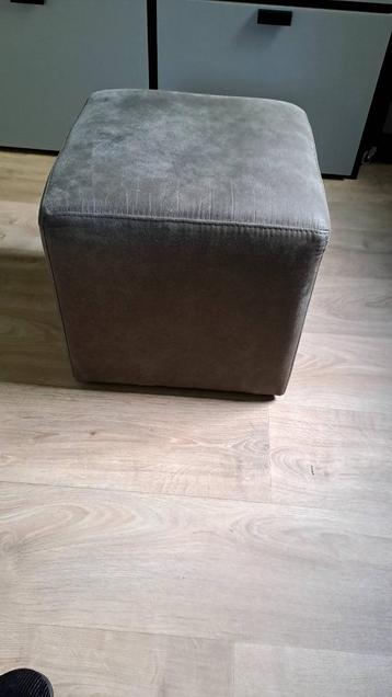 Poef/Hocker beschikbaar voor biedingen