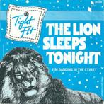 Single (1982) Tight Fit - The Lion Sleeps Tonight., Overige formaten, Gebruikt, Ophalen of Verzenden, 1980 tot 2000