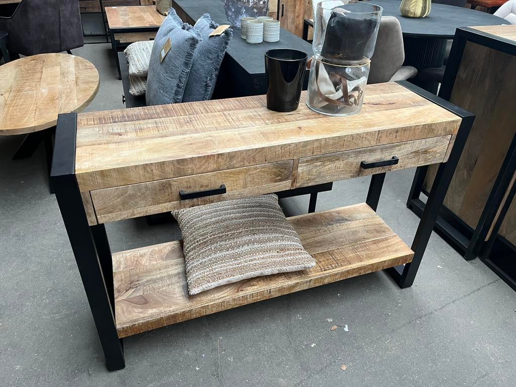 Magazijn leegverkoop sidetable Britt mangohout metaal zwart