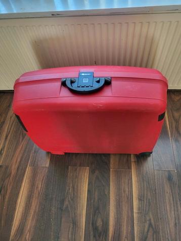 NETTE DELSEY HARD KUNSTSTOF KOFFER 27 X 57 X 77 CM  beschikbaar voor biedingen