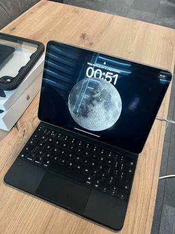 Apple iPad Pro 11” 128gb wifi+cellular/magic keyboard/case beschikbaar voor biedingen