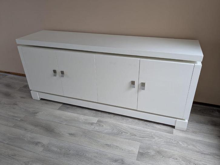 Lage kast / dressoir - wit, Huis en Inrichting, Kasten | Dressoirs, Gebruikt, 150 tot 200 cm, 25 tot 50 cm, Met deur(en), Met plank(en)