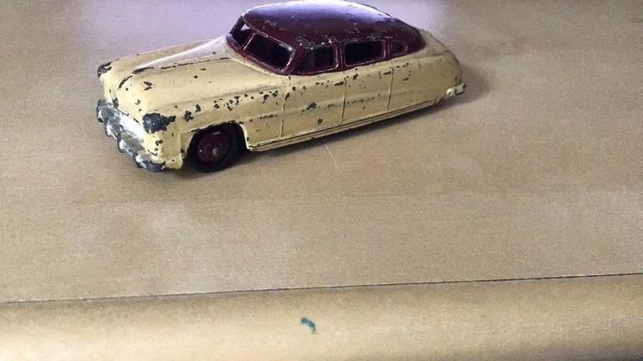 DINKY TOYS HUDSON SEDAN LEKKER MEE GESPEELD, WIE VOLGT ?, Hobby en Vrije tijd, Modelauto's | 1:43, Gebruikt, Auto, Dinky Toys