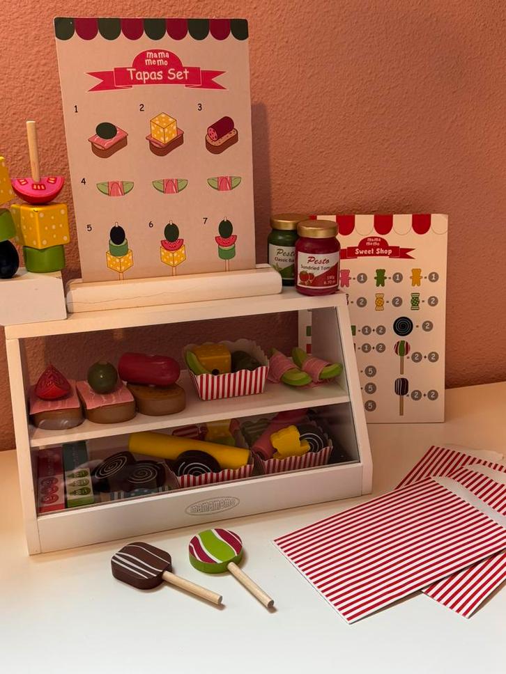 Mamamemo | Tapas Set & Snoepwinkel (Houten speelset), Kinderen en Baby's, Speelgoed | Speelkeukens, Zo goed als nieuw, Speelkeuken-accessoire