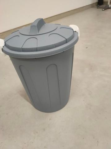 kunststof afvalemmer 60liter beschikbaar voor biedingen