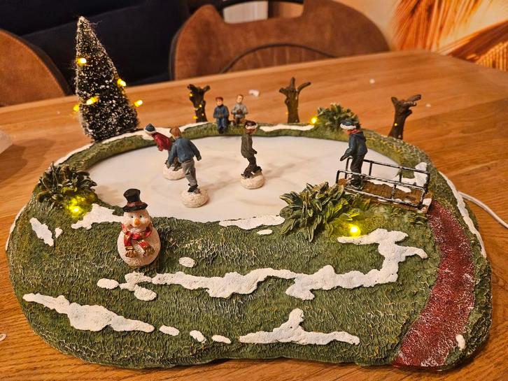 Typisch Hollands Kerstdorp schaatsbaan schaatsers, Diversen, Kerst, Ophalen