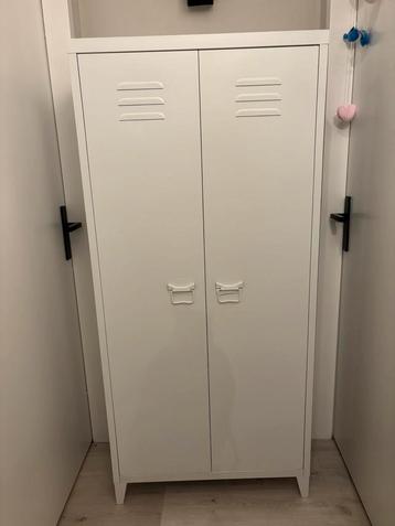 Lockerkast beschikbaar voor biedingen