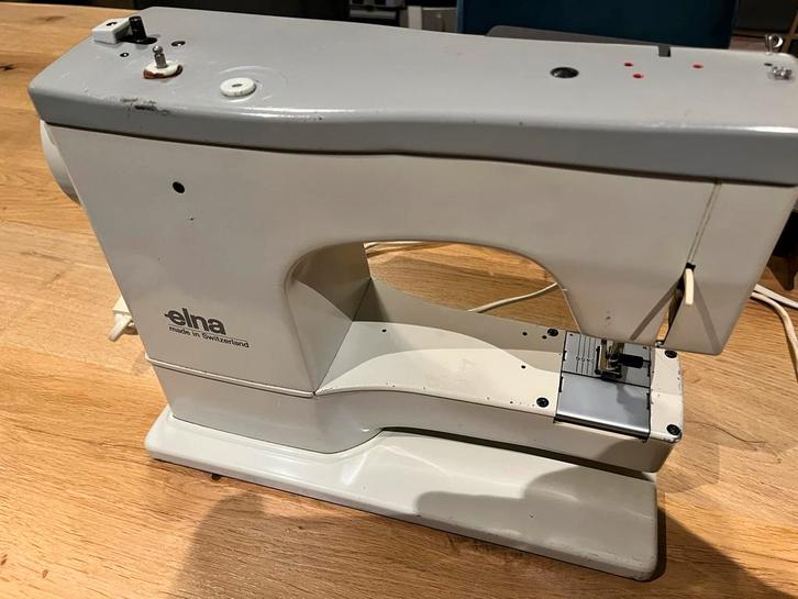 Elna Naaimachine - Zwitserse Kwaliteit, Hobby en Vrije tijd, Naaimachines en Toebehoren, Gebruikt, Naaimachine, Overige merken