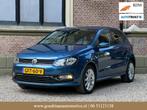 Volkswagen Polo 1.2 TSI Highline | Bomvol! | Netjes!, Auto's, Stof, Zwart, 4 cilinders, Blauw