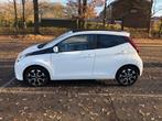 Toyota Aygo 1.0 Vvt-i 72pk 5D 2019 Wit, Voorwielaandrijving, Stof, Navigatiesysteem, 4 stoelen
