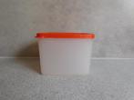 Tupperware Diepvries doos 9x11,5x13 cm. 800 ml. Rood, Ophalen of Verzenden, Zo goed als nieuw, Rood, Overige typen