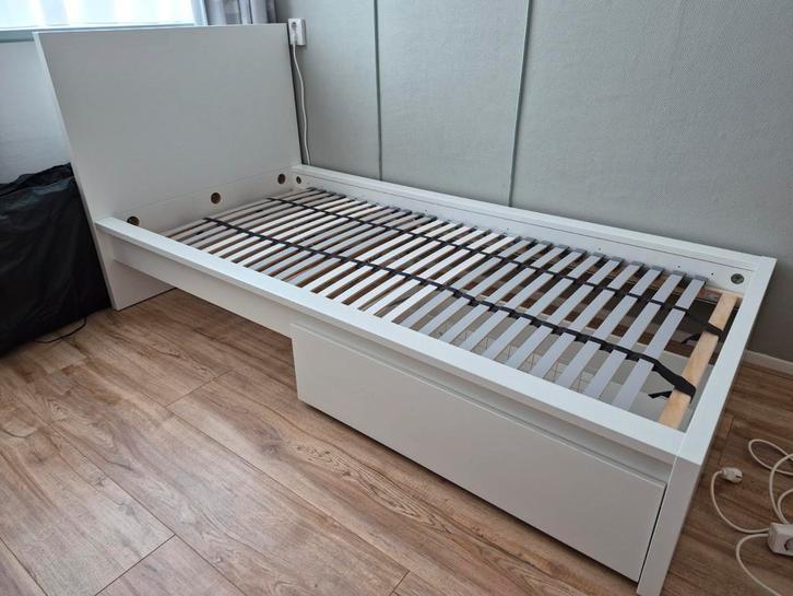 IKEA MALM bed 90 x 200 wit, Huis en Inrichting, Slaapkamer | Bedden, Gebruikt, Eenpersoons, 90 cm, Hout, Wit, Ophalen