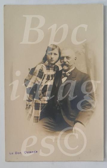 fotokaart opa met kleindochter geruite jurk 1920's beschikbaar voor biedingen