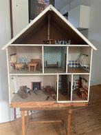 Oud houten poppenhuis met meubels, Ophalen, Gebruikt, Poppenhuis