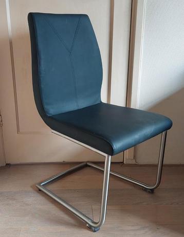 Stoelen beschikbaar voor biedingen