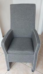 2 stuks grijze stoelen met wieltjes, Ophalen, Twee, Zo goed als nieuw, Stof