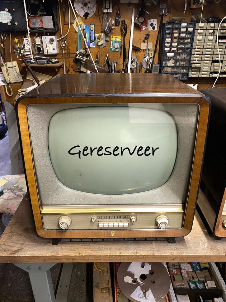 2 TV’s. Beeldbuis.        Gereserveerd, Antiek en Kunst, Antiek | Tv's en Audio, Ophalen