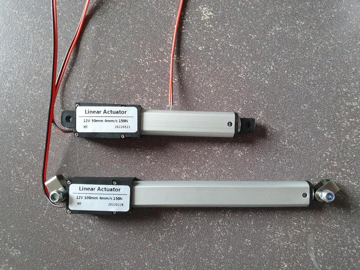 12V DC 50 of 100 mm elektrische actuator / spindel 15 KG, Hobby en Vrije tijd, Modelbouw | Radiografisch | Auto's, Nieuw, Onderdeel