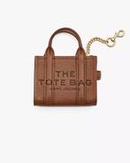 Marc Jacobs Nano Tote Bag Charm Bruin/Goud, Sieraden, Tassen en Uiterlijk, Tassen | Damestassen, Ophalen of Verzenden, Nieuw, Bruin