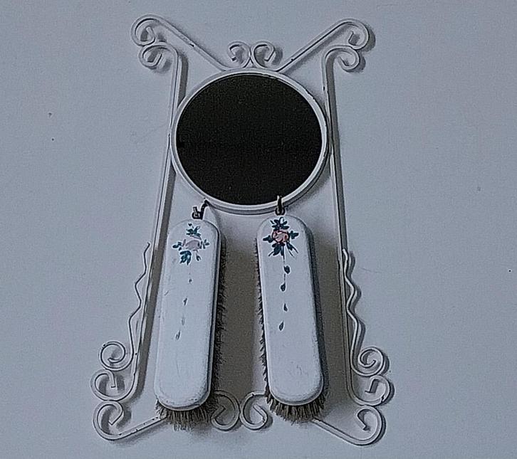 Brocante kaptafelspiegel- en borstelset, Antiek en Kunst, Antiek | Spiegels, Minder dan 50 cm, Minder dan 100 cm, Overige vormen