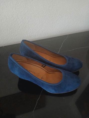 Blauwe Tamaris Pumps Maat 39 € 19,00 incl verzenden. beschikbaar voor biedingen