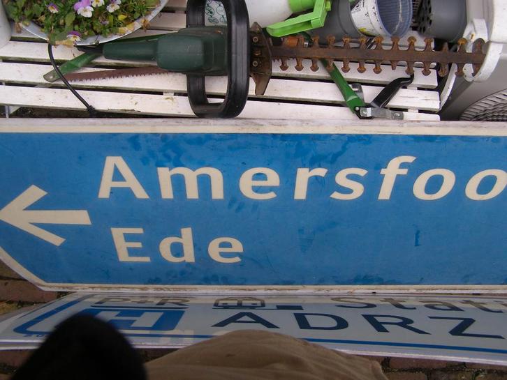 2 x aanwijs naambord van trespa Amersfoort-Ede en Heenweg, Huis en Inrichting, Woonaccessoires | Wanddecoraties, Gebruikt, Ophalen