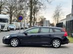 Volvo V60 1.6 T3|NAVI|CRUISE|TREKHAAK|AIRCO|2XSLEUTELS|BOEKJ, Auto's, Volvo, 15 km/l, 4 cilinders, 150 pk, Zwart