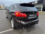 BMW 2-serie Active Tourer 220i Centennial High Executive HUD, Auto's, BMW, 1998 cc, 730 kg, Gebruikt, Bruin