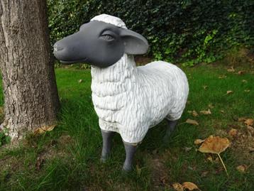 Schaap decoratief voor in de tuin (kunstbeton) beschikbaar voor biedingen