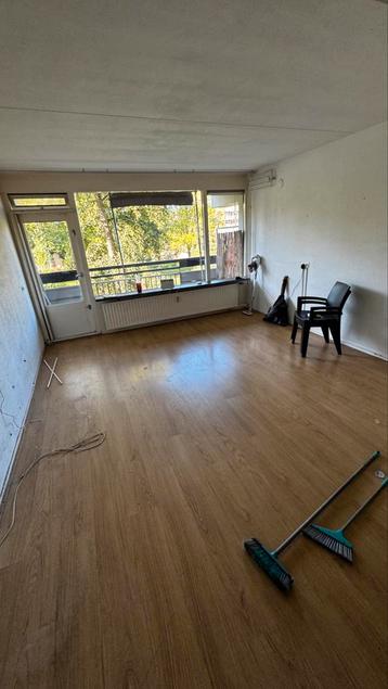 Gebruikt laminaat donker eiken 40 m² Gouda beschikbaar voor biedingen