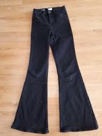 Als nieuw! Bershka flared jeans, maat 32., Zwart, Zo goed als nieuw, W27 (confectie 34) of kleiner, Bershka