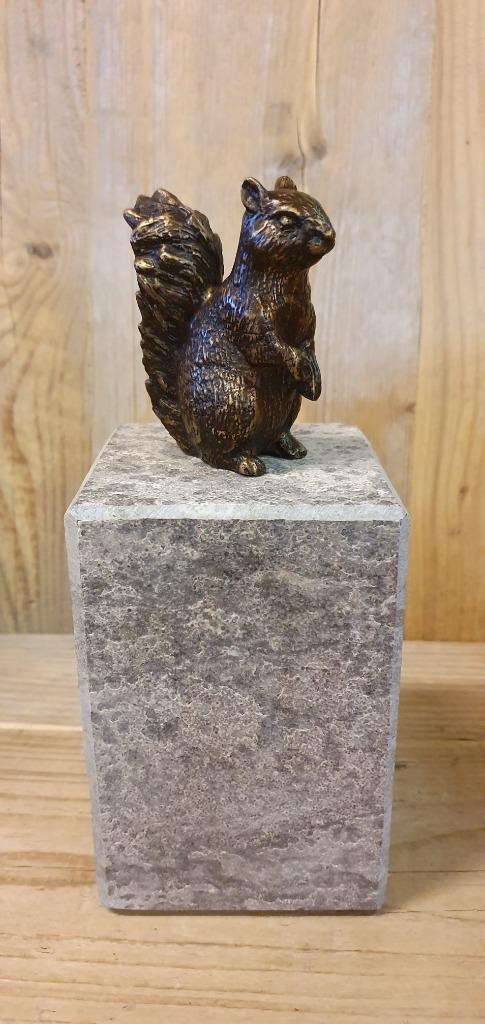 EEKHOORN / bronzen beeld / 9 cm, Tuin en Terras, Tuinbeelden, Nieuw, Dierenbeeld, Ophalen of Verzenden